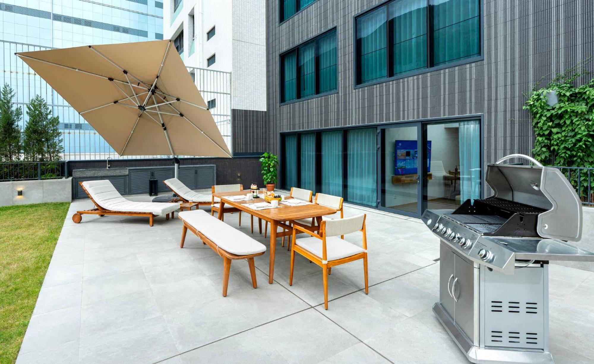Shama Hub Metro South Hotel